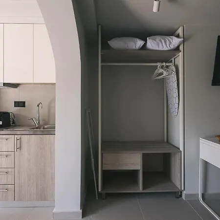 Electra Beachfront Suites, 3*