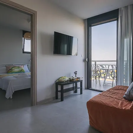 Electra Beachfront Suites, *
