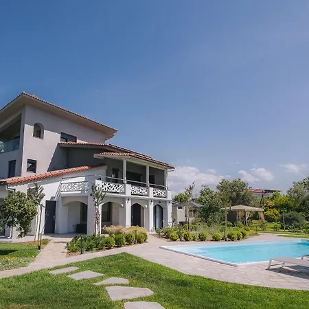 Electra Beachfront Suites, Apart-hotel Néa Iráklia