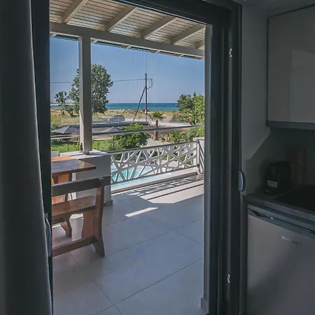 Electra Beachfront Suites, *