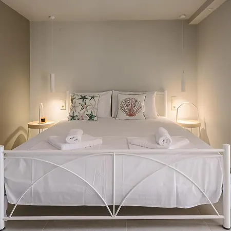 Electra Beachfront Suites, *