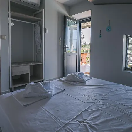 Electra Beachfront Suites, Apart-hotel Néa Iráklia
