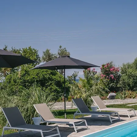 Electra Beachfront Suites, * Néa Iráklia