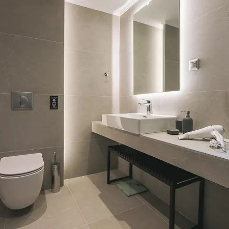 Electra Beachfront Suites, 3*