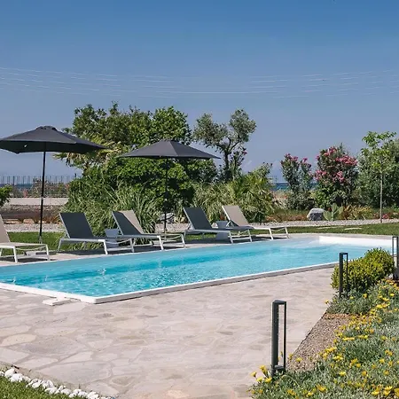 Electra Beachfront Suites, Apart-hotel *