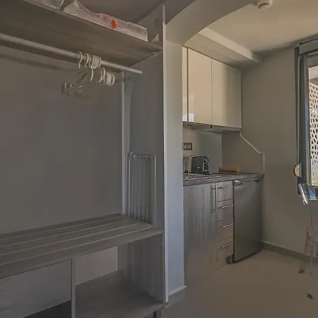 Aparthotel Electra Beachfront Suites,