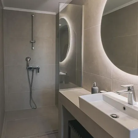 Electra Beachfront Suites, Aparthotel