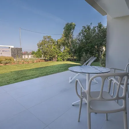 Apart-hotel Electra Beachfront Suites,