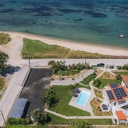 Electra Beachfront Suites, *