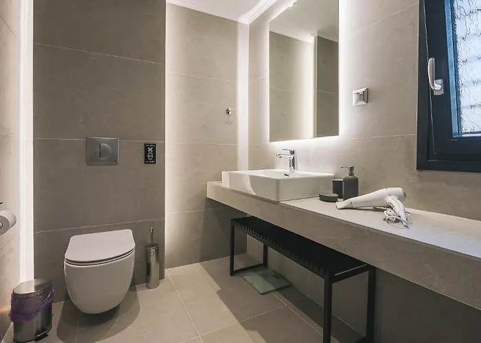 Electra Beachfront Suites, 3*