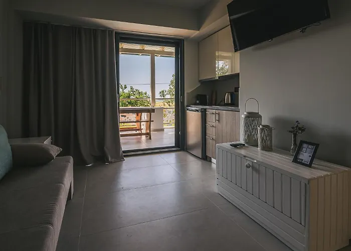 Aparthotel Electra Beachfront Suites, 3*