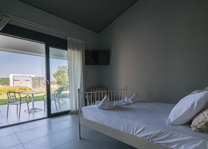 Electra Beachfront Suites, Aparthotel 3*