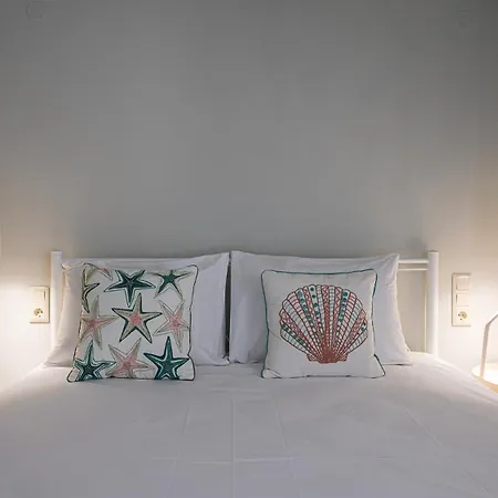 Electra Beachfront Suites, شقة فندقية 3*