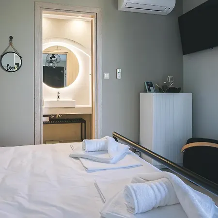 شقة فندقية Electra Beachfront Suites, نيا إيراكليا