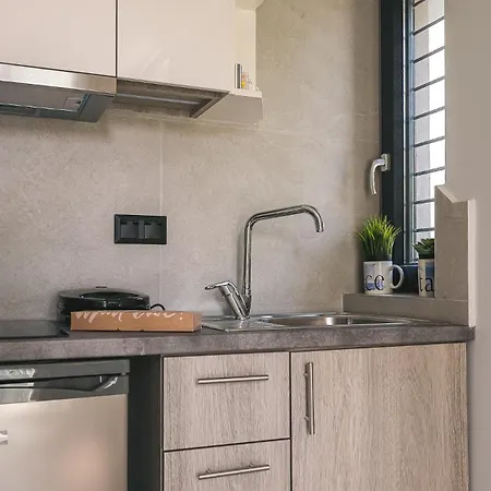 Electra Beachfront Suites, 3* نيا إيراكليا