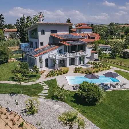 Electra Beachfront Suites, 3* ניאה אירקליה