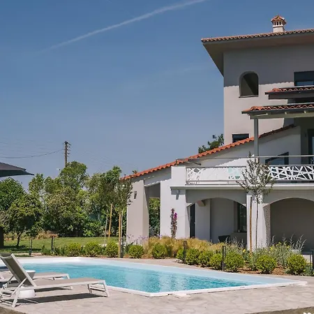 Electra Beachfront Suites, ניאה אירקליה