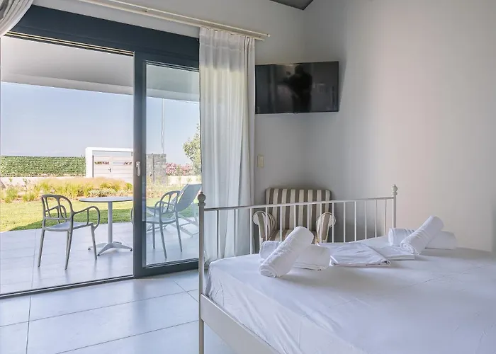 Lejlighedshotel Electra Beachfront Suites, 3*