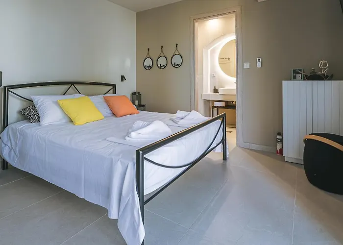 Electra Beachfront Suites, Lejlighedshotel Néa Irákleia