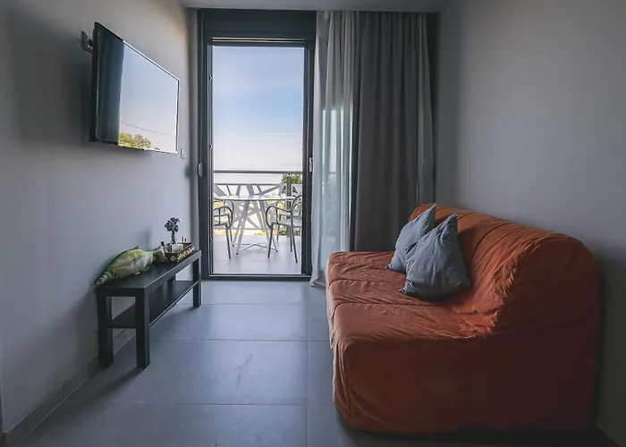 Electra Beachfront Suites, Néa Irákleia