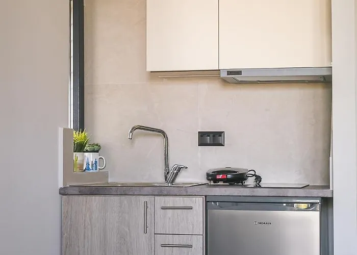 Electra Beachfront Suites, 3*