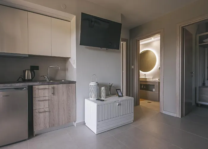 Electra Beachfront Suites, Lejlighedshotel Néa Irákleia