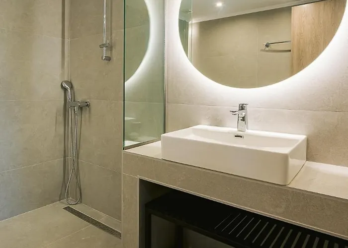 Lejlighedshotel Electra Beachfront Suites, 3*