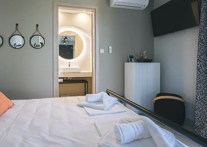 Lejlighedshotel Electra Beachfront Suites, Néa Irákleia