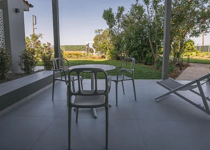 Lejlighedshotel Electra Beachfront Suites, 3*