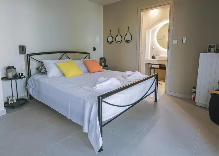 Electra Beachfront Suites, Lejlighedshotel Néa Irákleia