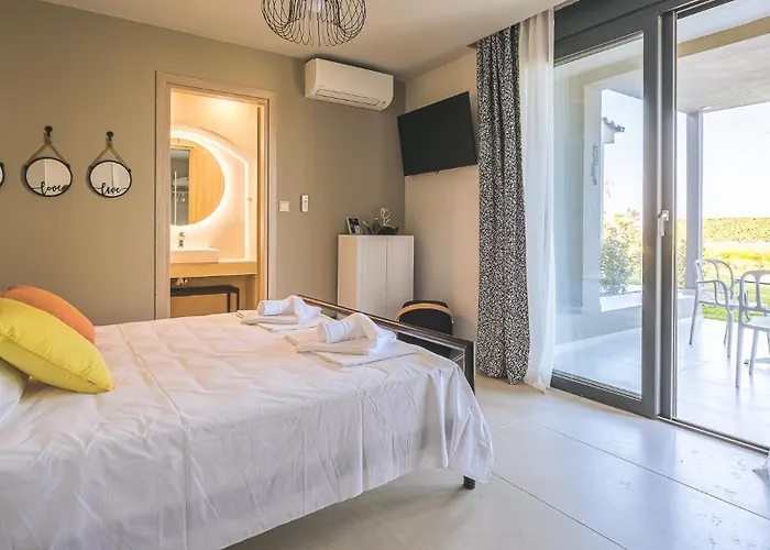 Lejlighedshotel Electra Beachfront Suites, 3*