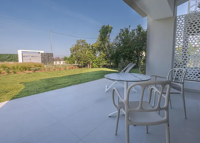 Lejlighedshotel Electra Beachfront Suites,