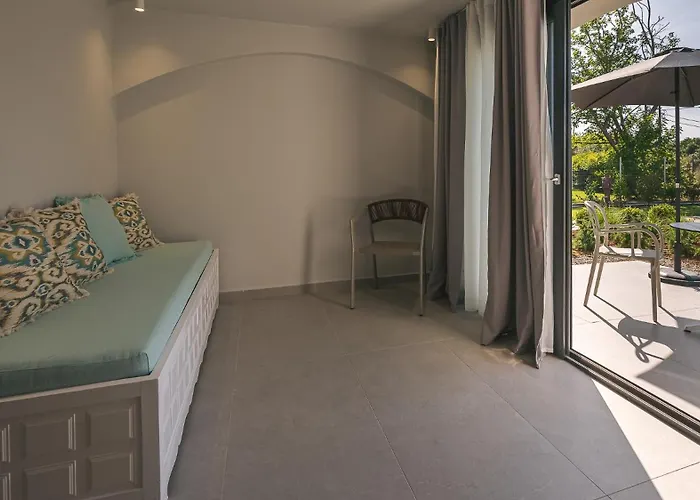 Electra Beachfront Suites, Lejlighedshotel 3*