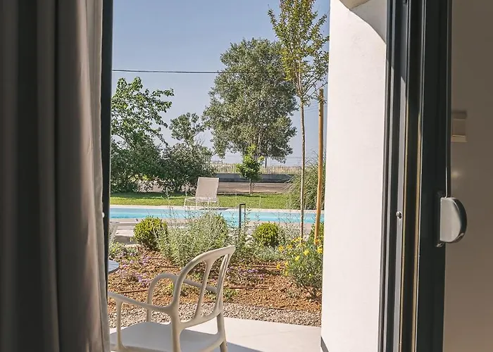 Lejlighedshotel Electra Beachfront Suites, Néa Irákleia