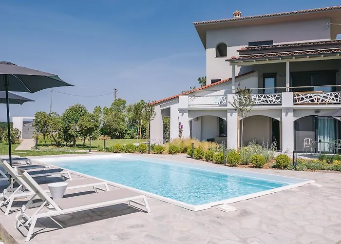 Lejlighedshotel Electra Beachfront Suites, Néa Irákleia